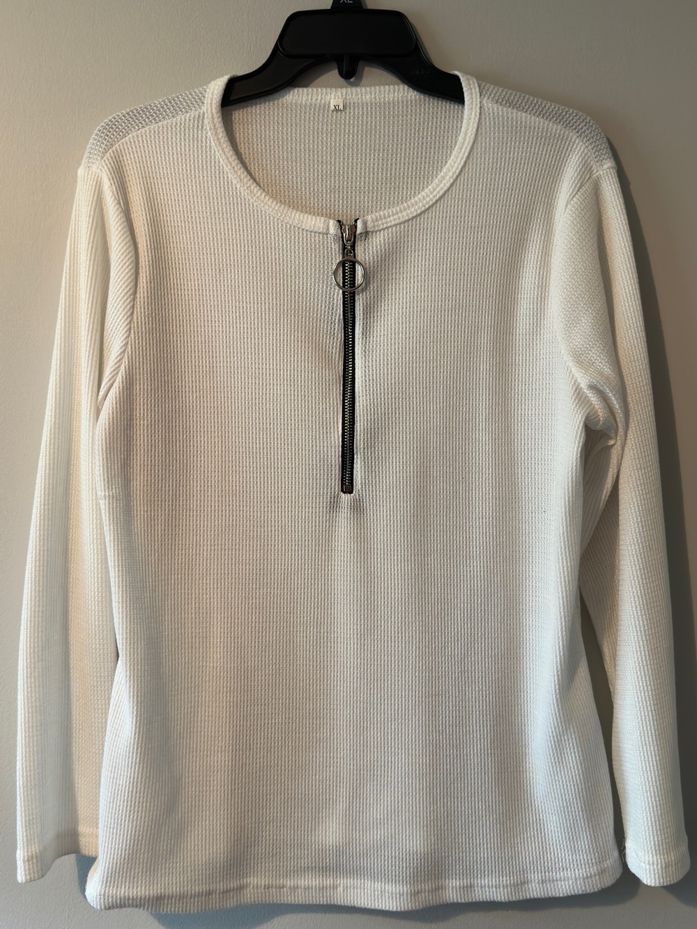 White waffle weave  Long-Sleeve Zip Front Top XL
